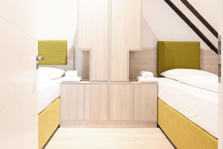 Room 35 of 95