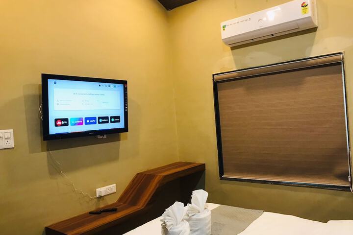 Room 15 of 27