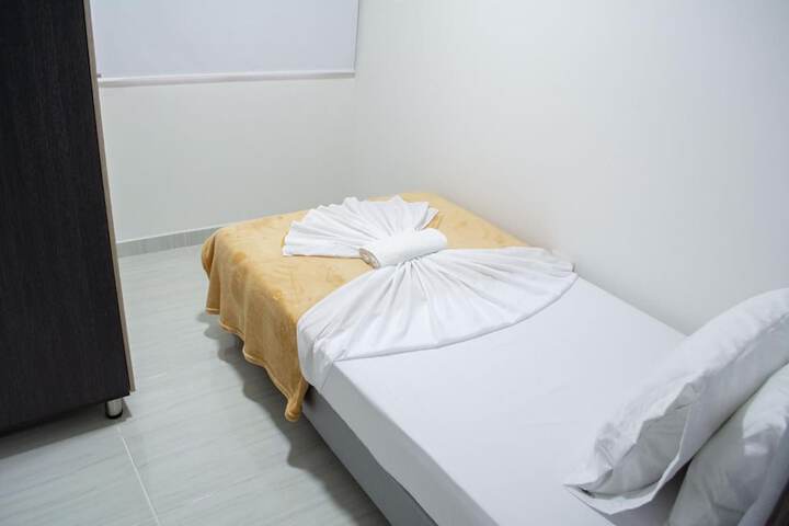 Room 15 of 40