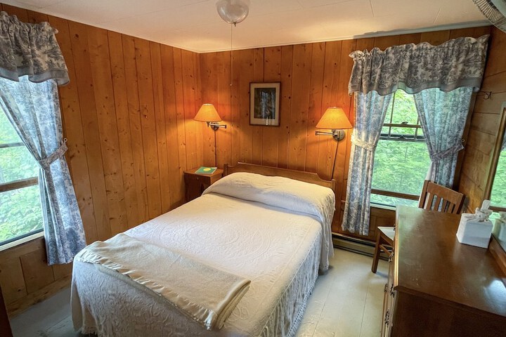Room 27 of 107