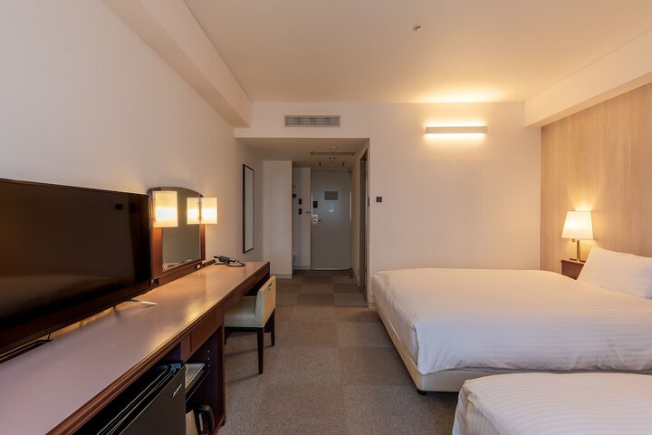Room 14 of 50
