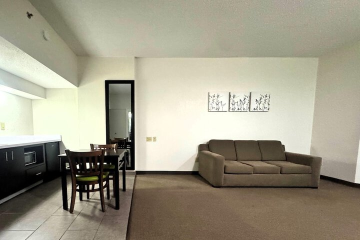 Room 62 of 95