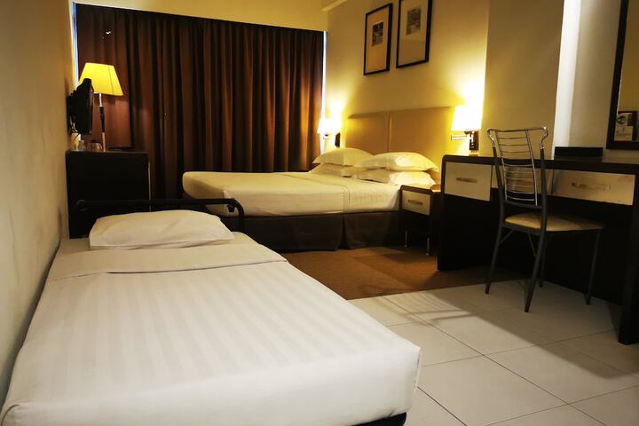 Room 14 of 28