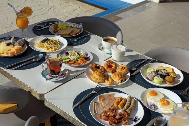 Breakfast/Coffee Service 258 of 293