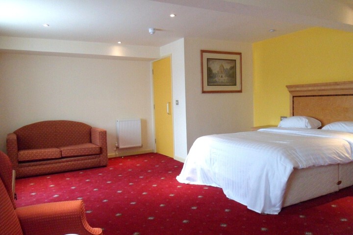 Room 35 of 79