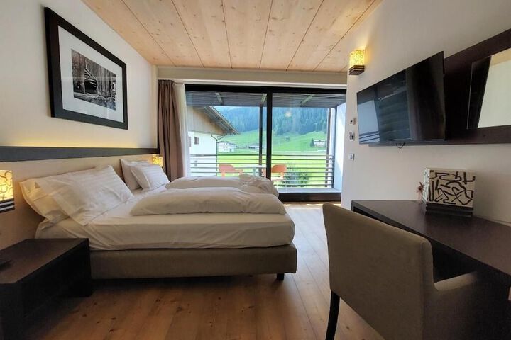 Room 8 of 38