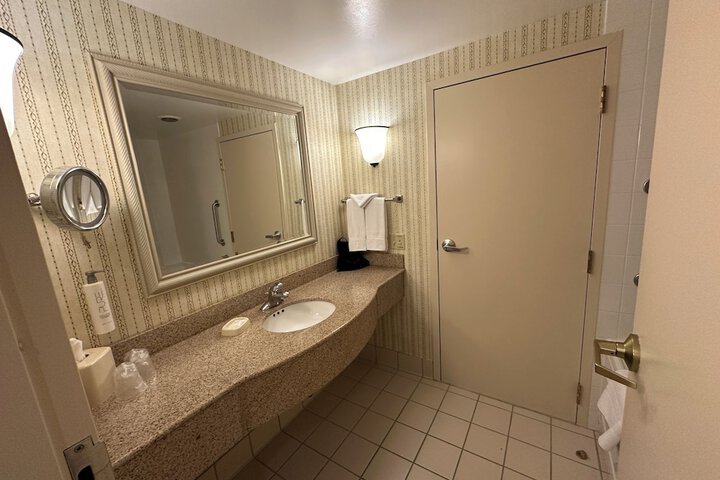 Room 15 of 28