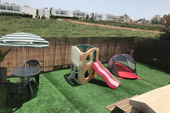 General 9 of 18