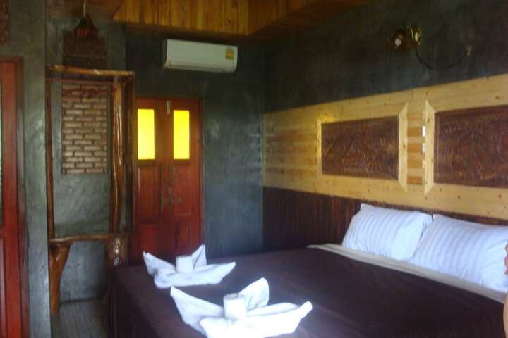 Room 4 of 68