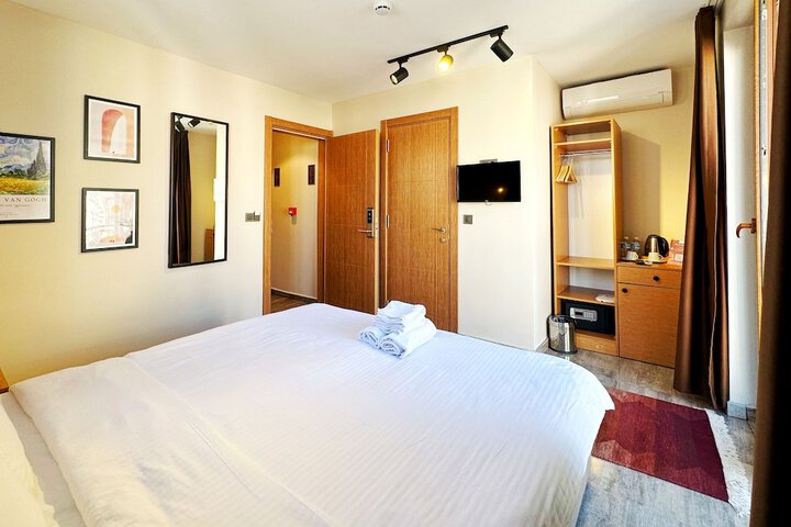 Room 41 of 99