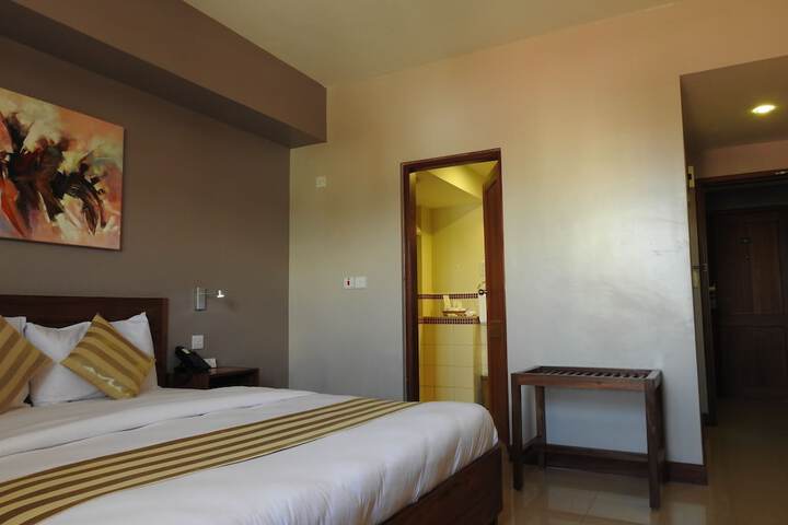 Room 8 of 30