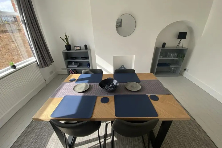 Room 2 of 17