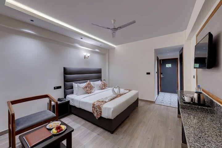 Room 3 of 18