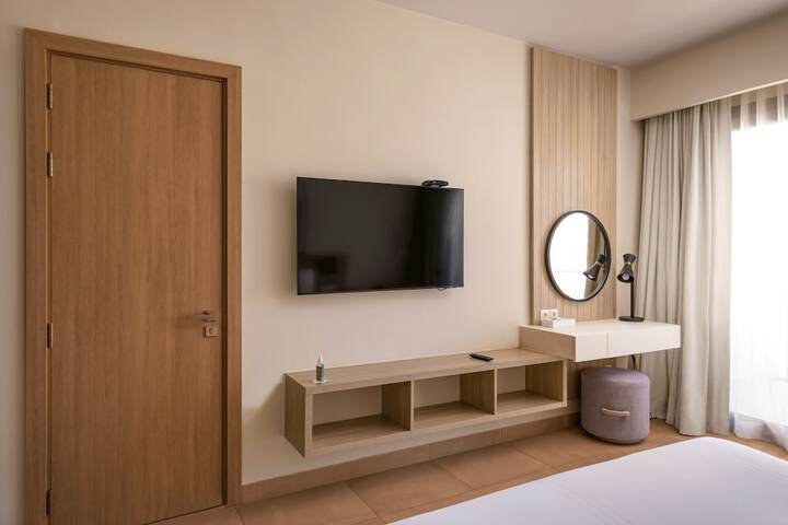Room 8 of 14