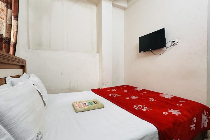 Room 12 of 30