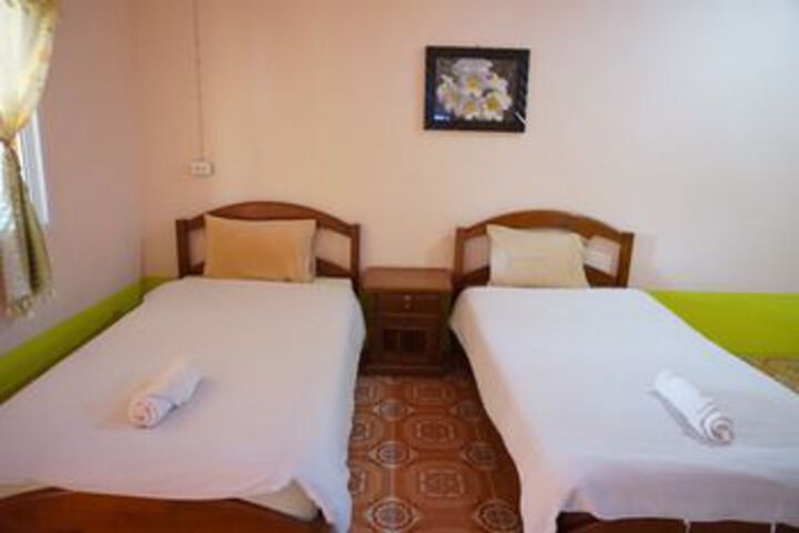Room 15 of 32