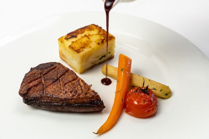 Dining 43 of 56
