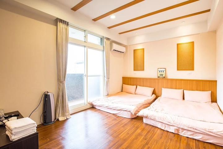 Room 5 of 15