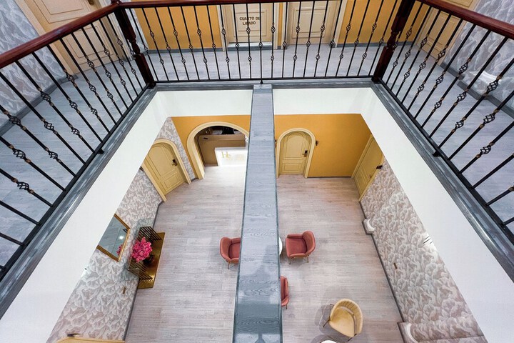 Hotel Interior 4 of 90