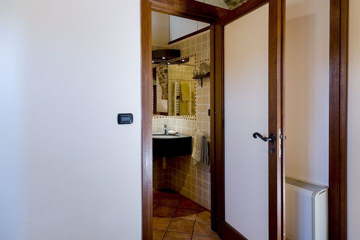 Room 43 of 65