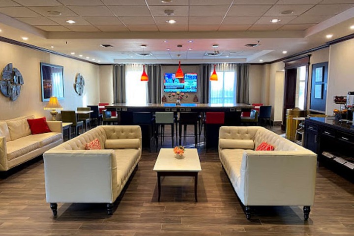 Entrance & Lobby
