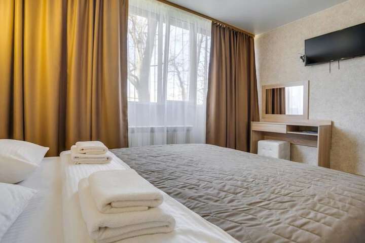 Room 10 of 29