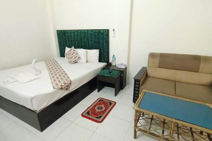 Room 10 of 35