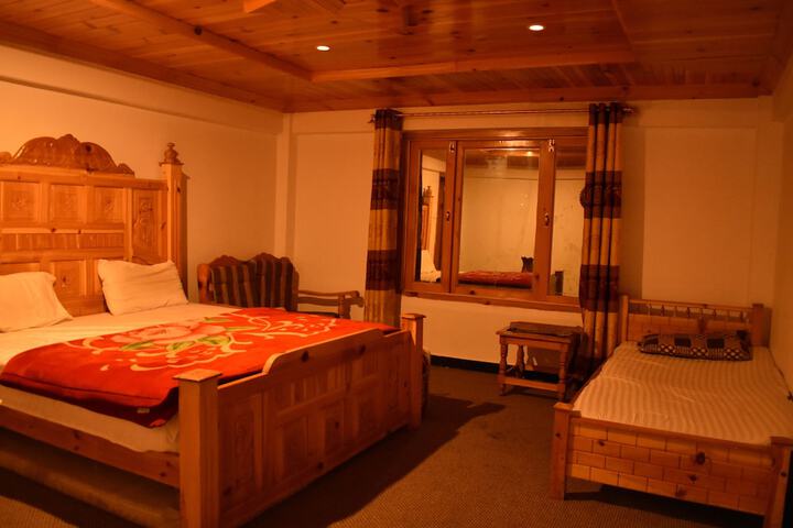 Room 6 of 7