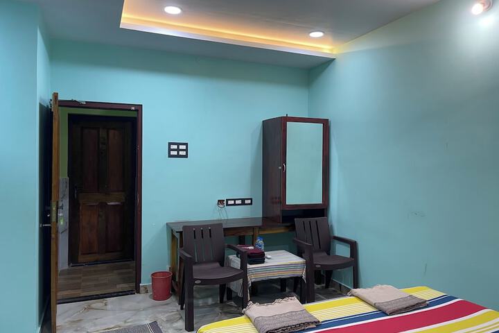 Room 25 of 81