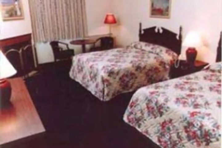 Room 3 of 5