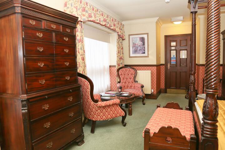 Room 29 of 73