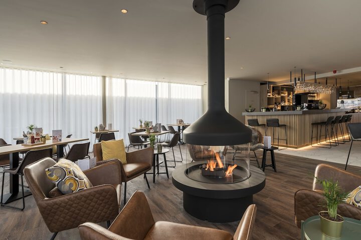 Lounge 55 of 60