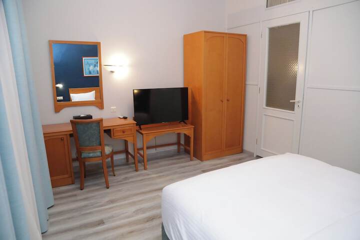 Room 19 of 88
