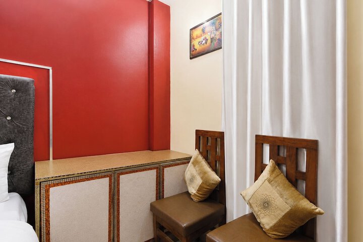 Room 19 of 34