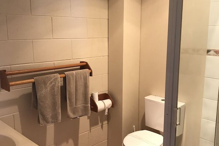 Room 11 of 85