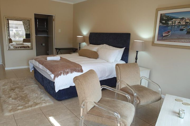 Room 9 of 36