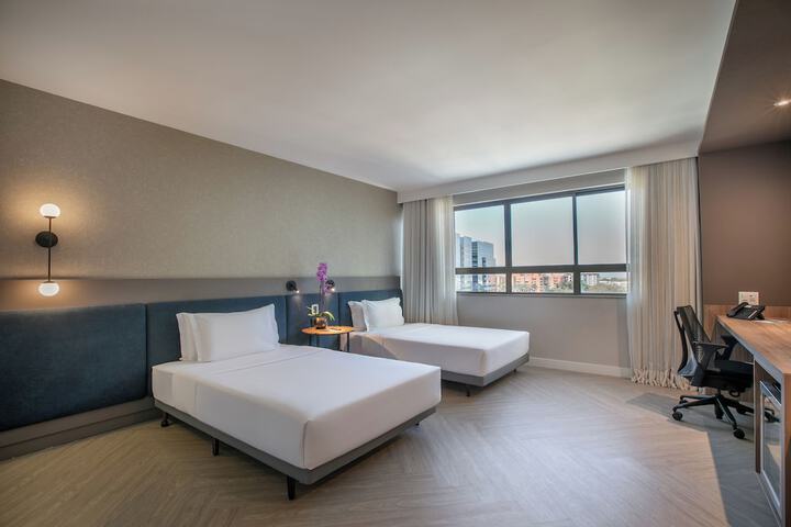 Room 18 of 131