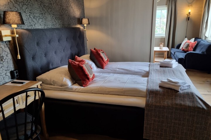 Room 42 of 111