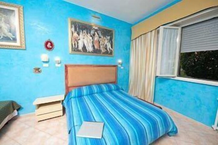 Room 7 of 40