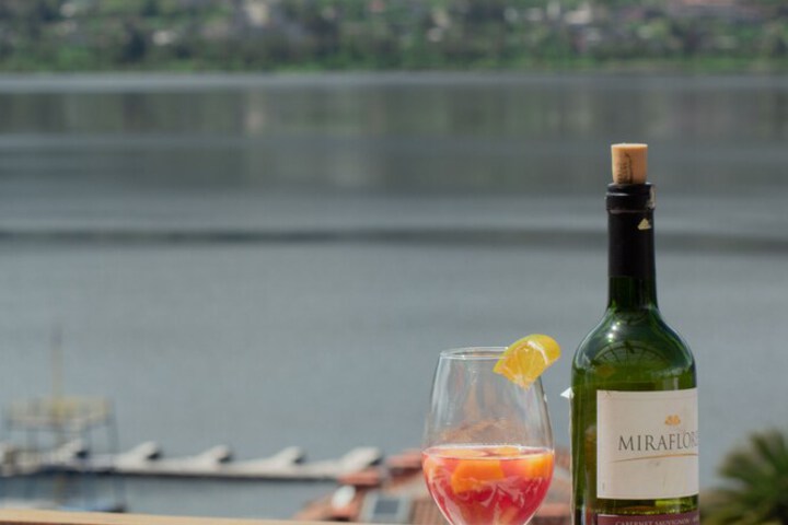 Dining 33 of 65