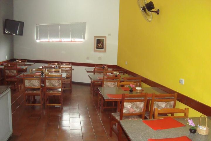 Dining 6 of 16