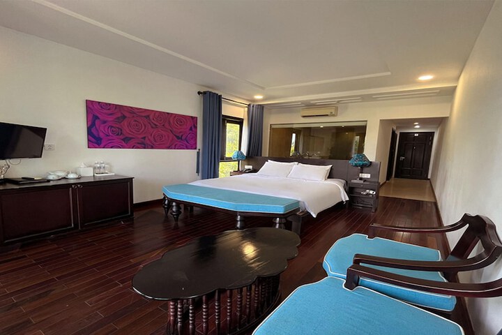 Room 8 of 59