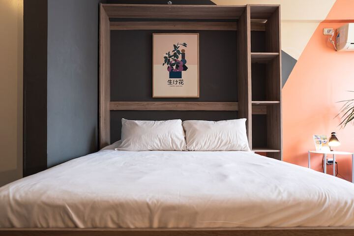 Room 9 of 46