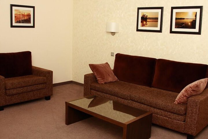 Room 9 of 123