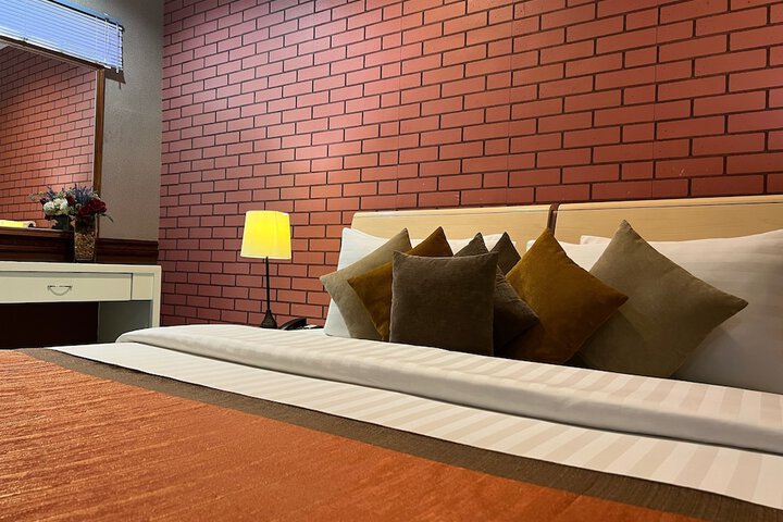 Room 18 of 101