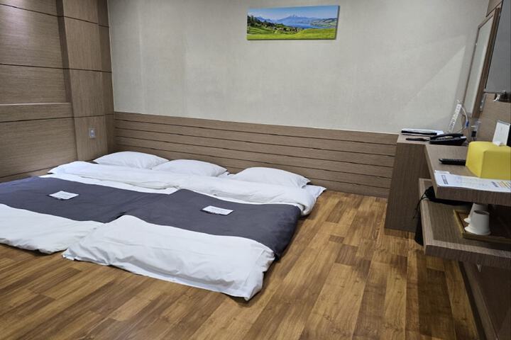 Room 108 of 184
