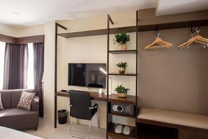 Room 7 of 30