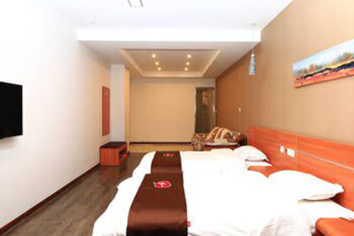 Room 3 of 7