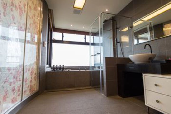 Room 6 of 79