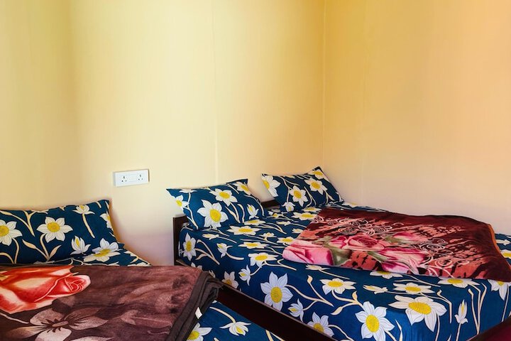 Room 5 of 11